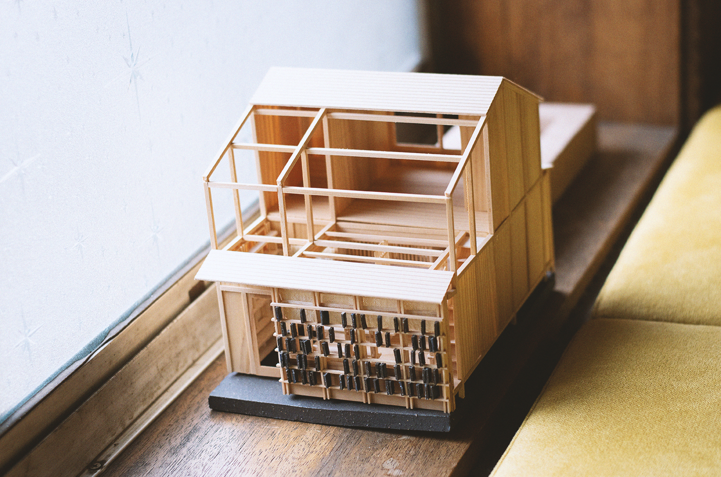 建築学科出身の西尾さんお手製hoka booksさんの店舗模型